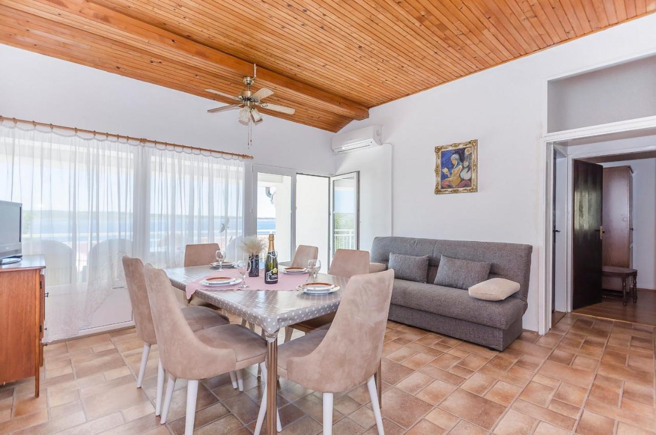 Apartments Zora Starigrad Paklenica Eksteriør bilde